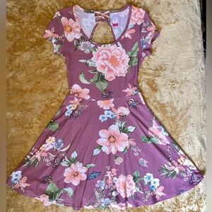 CLEAROUT🔥 Floral Flowy Dress 🦋💗